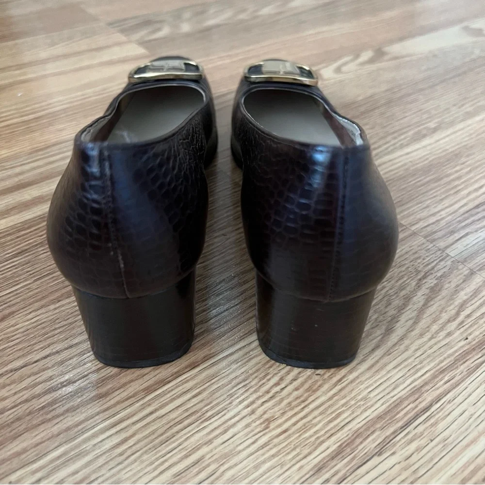 Salvatore Ferragamo Boutique Embossed Brown Leather Low Heels Size 6 AA (narrow)